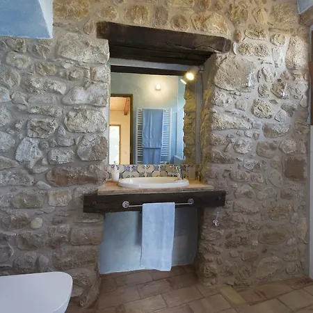 Masoveria De Lladó Casa rural *